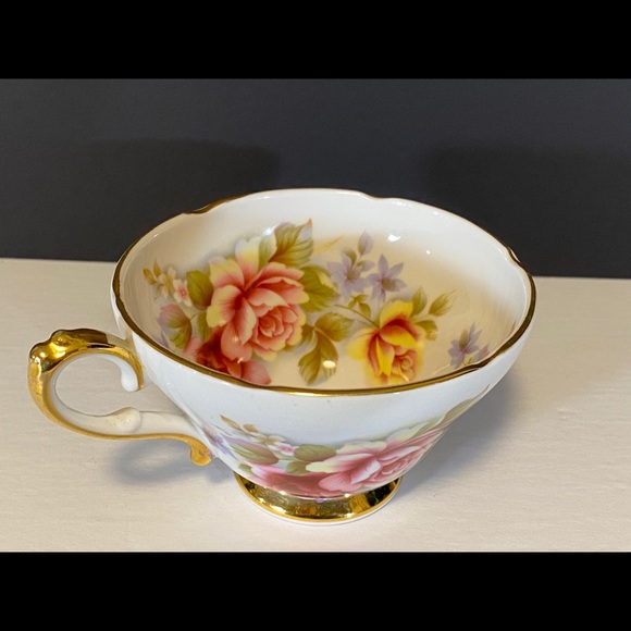 ‏Glass cup of tea Coffe with gold and flowers - Picture 3 of 7